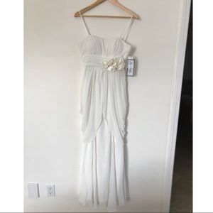 Gorgeous flowy white maxi dress